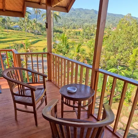 Kubu Sambangan Bali Hostel