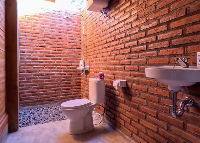 ホステル Kubu Sambangan Bali