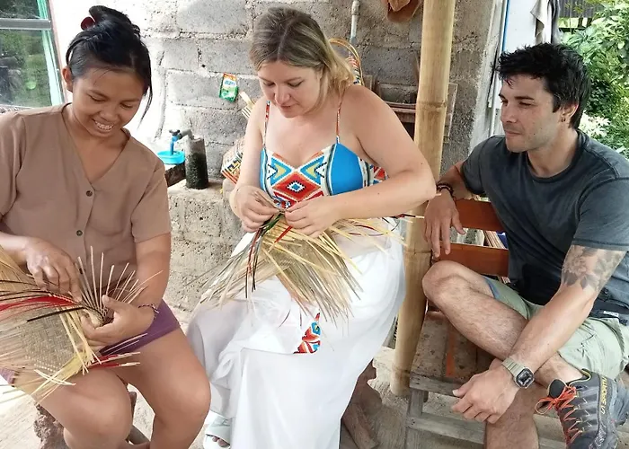 ホステル Kubu Sambangan Bali